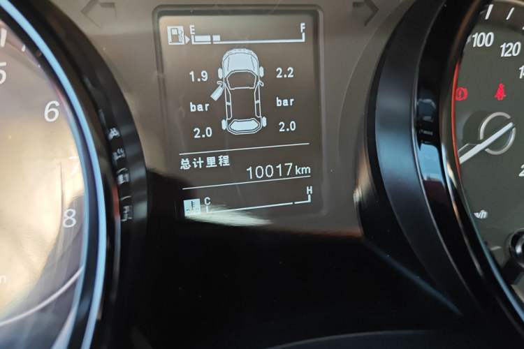 Used Wuling Hongguang PLUS 2019 1.5T Manual Luxury 7-Seater Odometer Close Up