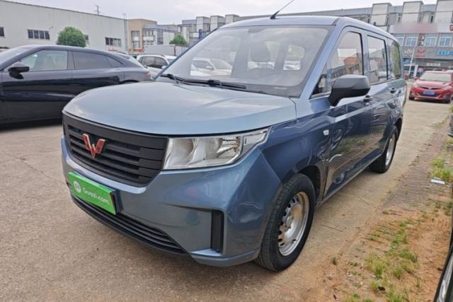 Used Wuling Hongguang PLUS 2019 1.5T Manual Standard Version 7 Seats
