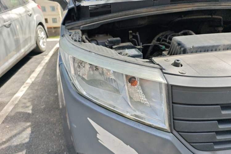 Used Wuling Hongguang PLUS 2019 1.5T Manual Standard Version 7 Seats Right Front Headlight