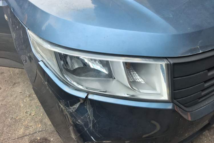 Used Wuling Hongguang PLUS 2019 1.5T Manual Standard Version 7 Seats Right Front Headlight