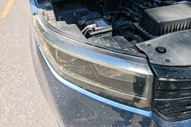 Used Wuling Hongguang PLUS 2019 1.5T Manual Luxury 7-Seater Right Front Headlight