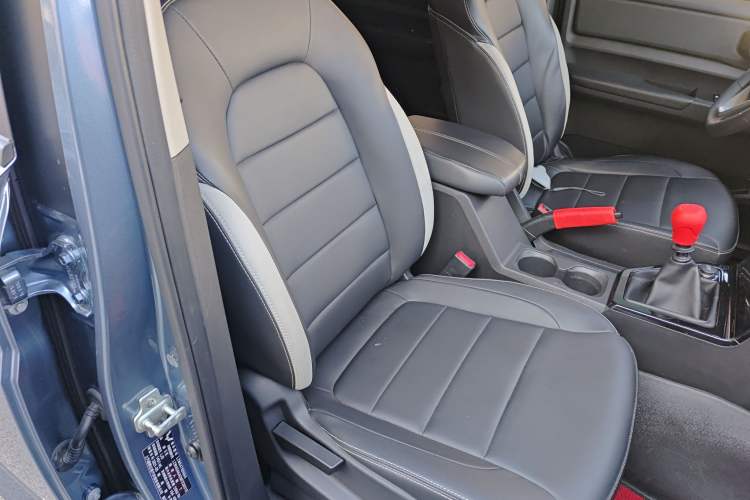 Used Wuling Hongguang PLUS 2019 1.5T Manual Luxury 7-Seater Right Front Seat