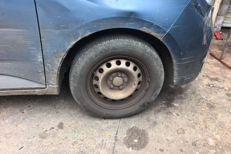 Used Wuling Hongguang PLUS 2019 1.5T Manual Standard Version 7 Seats Right Front Wheel Hub