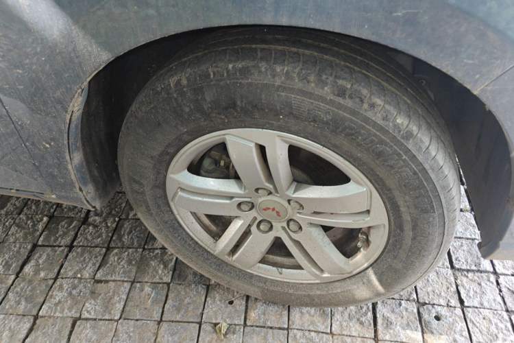 Used Wuling Hongguang PLUS 2019 1.5T Manual Luxury 7-Seater Right Front Wheel Hub