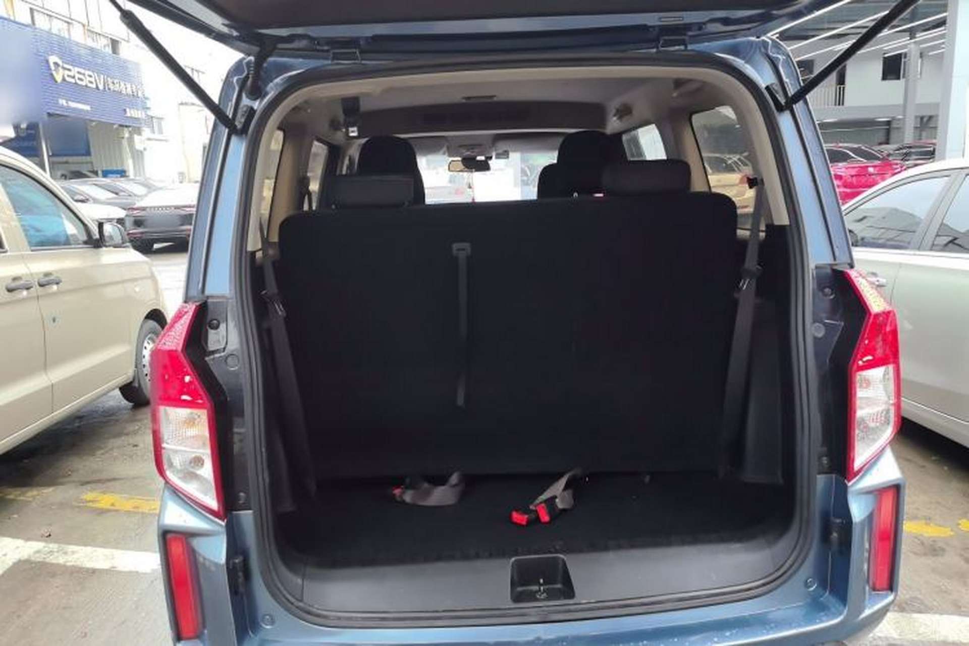 Used Wuling Hongguang PLUS 2019 1.5T Manual Comfort Version 7 Seats Trunk