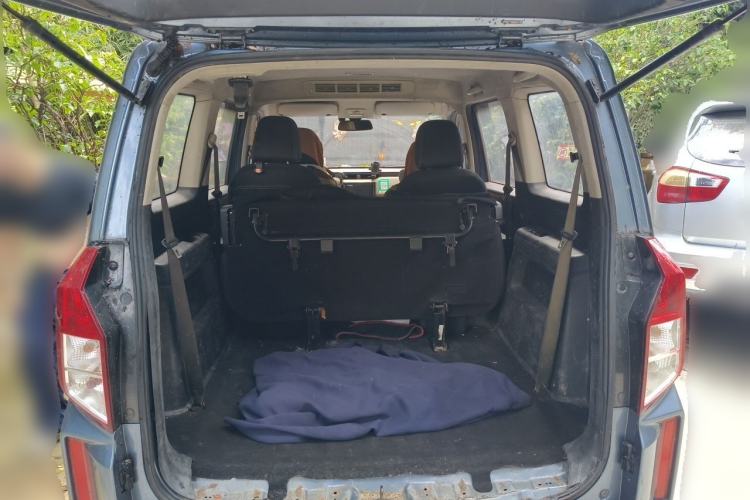 Used Wuling Hongguang PLUS 2019 1.5T Manual Comfort Version 7 Seats Trunk
