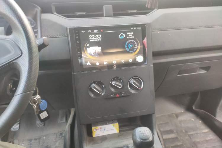 Used Wuling Hongguang PLUS 2019 1.5T Manual Standard Edition 5 Seats Audio And AC Panel