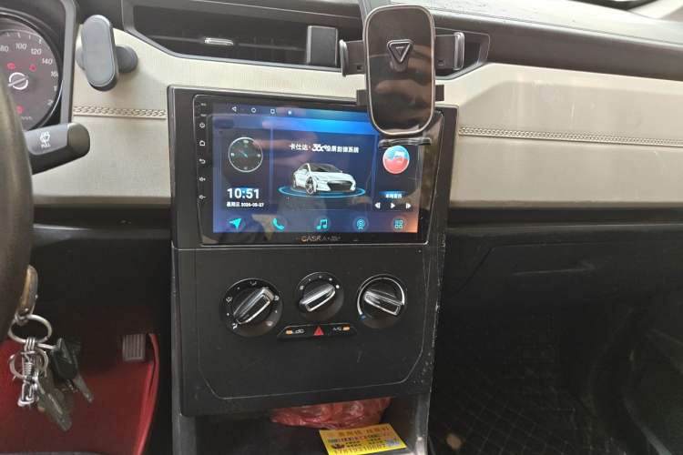 Used Wuling Hongguang PLUS 2019 1.5T Manual Comfort Version 7 Seats Audio And AC Panel
