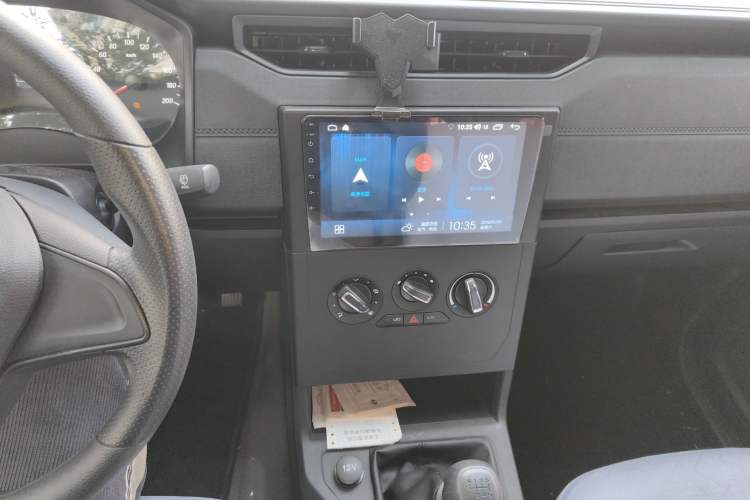 Used Wuling Hongguang PLUS 2019 1.5T Manual Standard Edition 5 Seats Audio And AC Panel