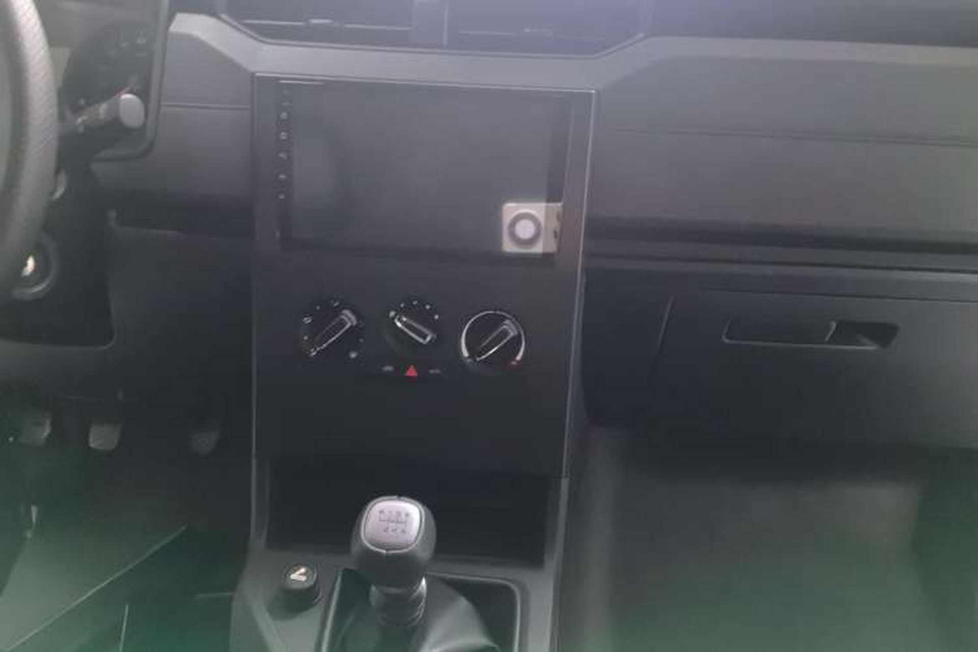 Used Wuling Hongguang PLUS 2019 1.5T Manual Standard Version 7 Seats Audio And AC Panel