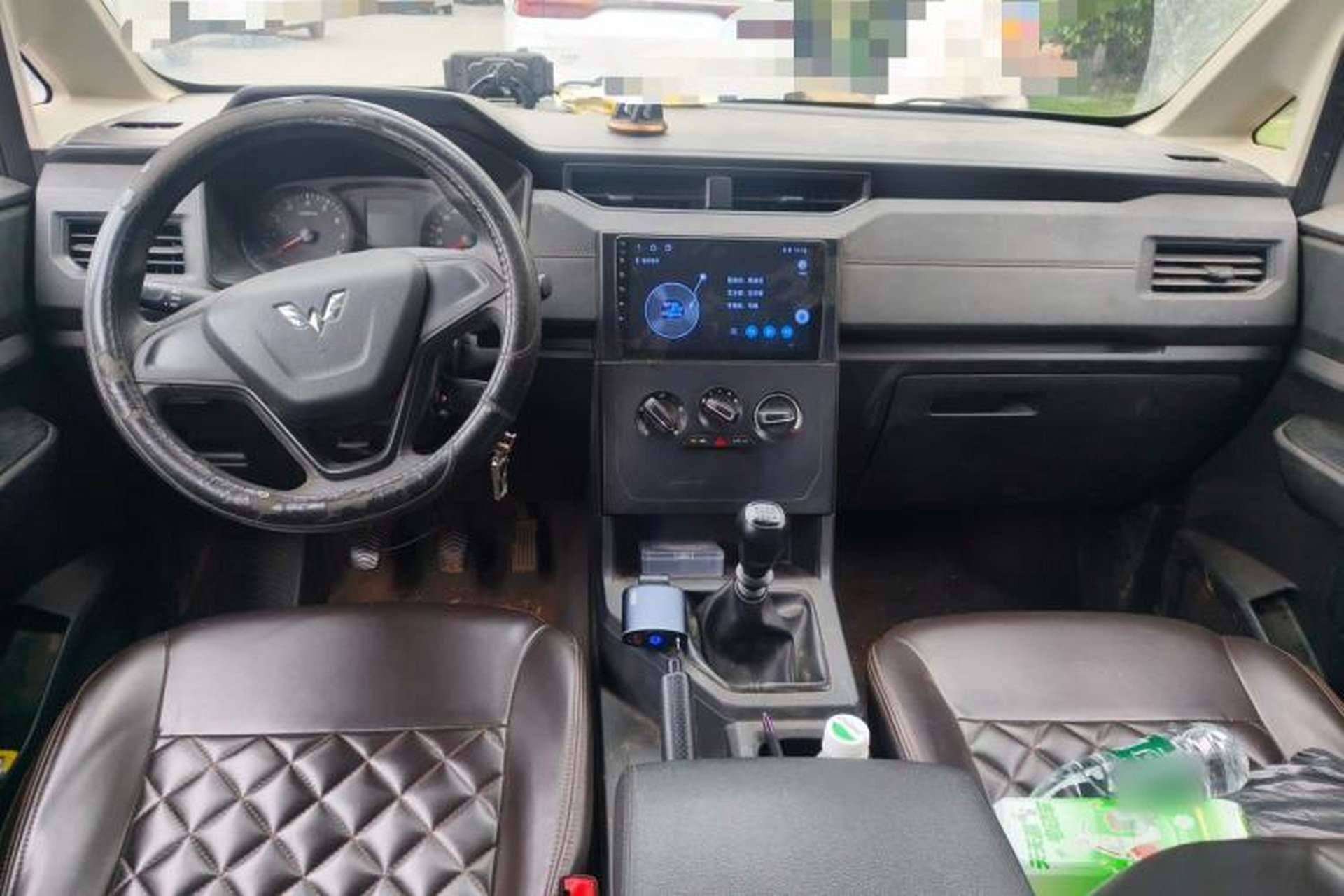 Used Wuling Hongguang PLUS 2019 1.5T Manual Standard Version 7 Seats Center Console