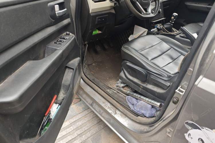 Used Wuling Hongguang PLUS 2019 1.5T Manual Luxury 7-Seater Driver Seat