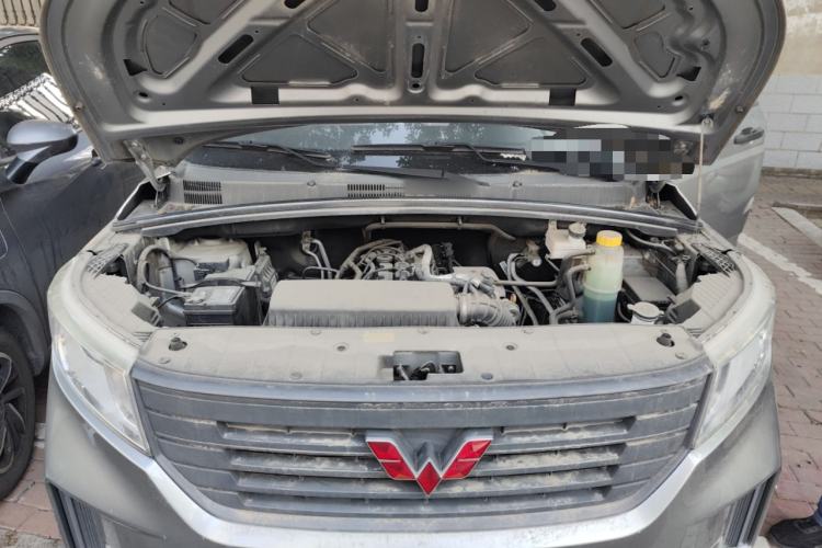 Used Wuling Hongguang PLUS 2019 1.5T Manual Standard Edition 5 Seats Engine Bay