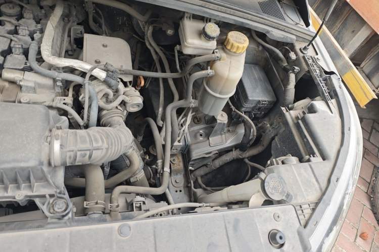 Used Wuling Hongguang PLUS 2019 1.5T Manual Luxury 7-Seater Engine Bay Left