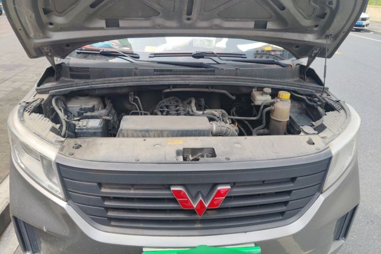 Used Wuling Hongguang PLUS 2019 1.5T Manual Standard Edition 5 Seats Engine Bay