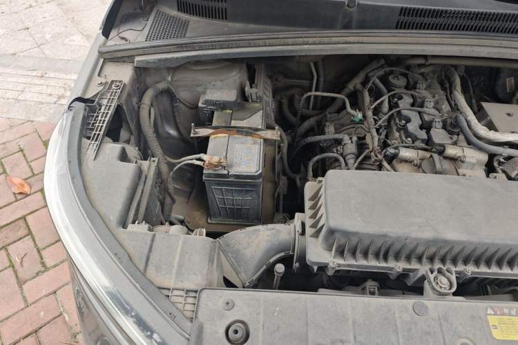 Used Wuling Hongguang PLUS 2019 1.5T Manual Luxury 7-Seater Engine Bay Right