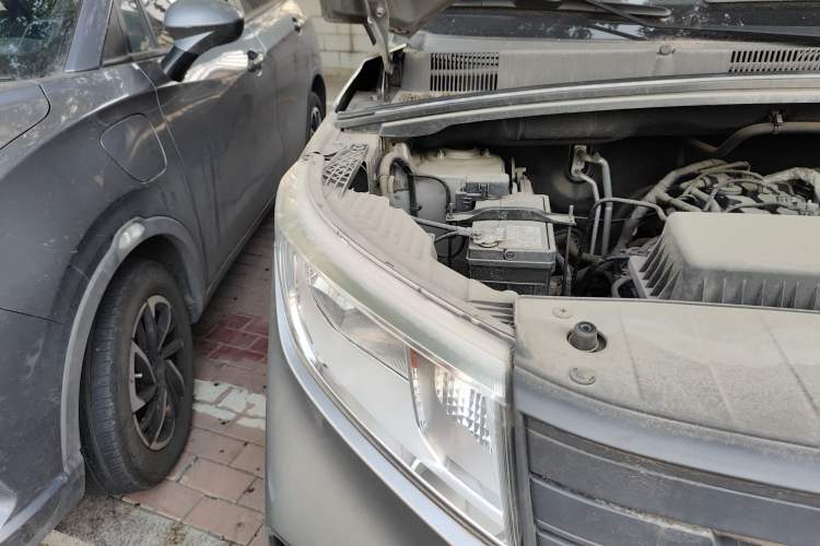 Used Wuling Hongguang PLUS 2019 1.5T Manual Standard Edition 5 Seats Engine Bay Right