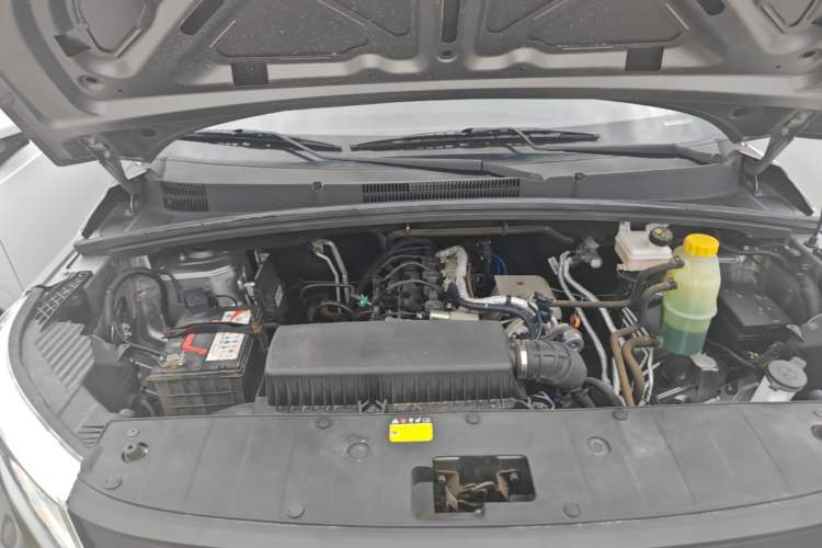 Used Wuling Hongguang PLUS 2019 1.5T Manual Standard Version 7 Seats Engine Bay