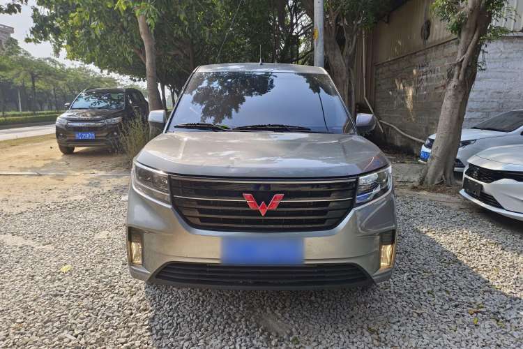 Used Wuling Hongguang PLUS 2019 1.5T Manual Luxury 7-Seater Exterior 1