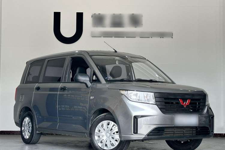 Used Wuling Hongguang PLUS 2019 1.5T Manual Standard Version 7 Seats Exterior 2