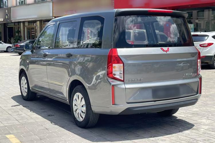 Used Wuling Hongguang PLUS 2019 1.5T Manual Standard Version 7 Seats Exterior 3