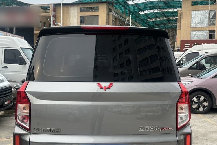 Used Wuling Hongguang PLUS 2019 1.5T Manual Standard Edition 5 Seats Exterior 4