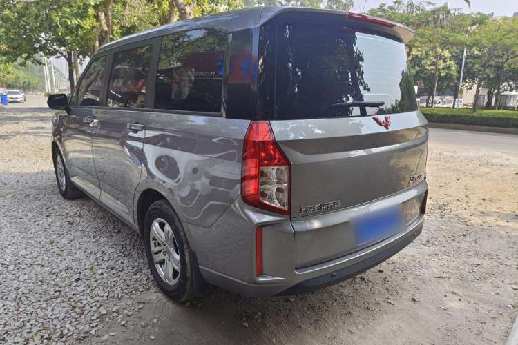 Used Wuling Hongguang PLUS 2019 1.5T Manual Luxury 7-Seater Exterior 4