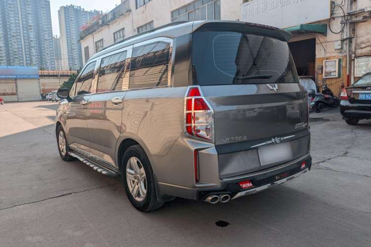 Used Wuling Hongguang PLUS 2019 1.5T Manual Luxury 7-Seater Exterior 5