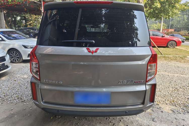 Used Wuling Hongguang PLUS 2019 1.5T Manual Luxury 7-Seater Exterior 5