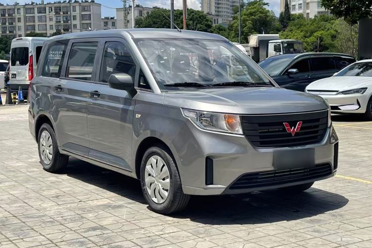 Used Wuling Hongguang PLUS 2019 1.5T Manual Standard Version 7 Seats Exterior 5