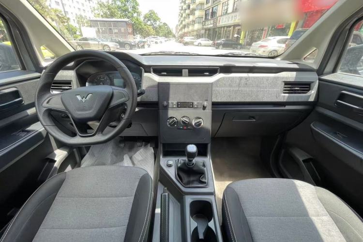 Used Wuling Hongguang PLUS 2019 1.5T Manual Standard Version 7 Seats Exterior 7