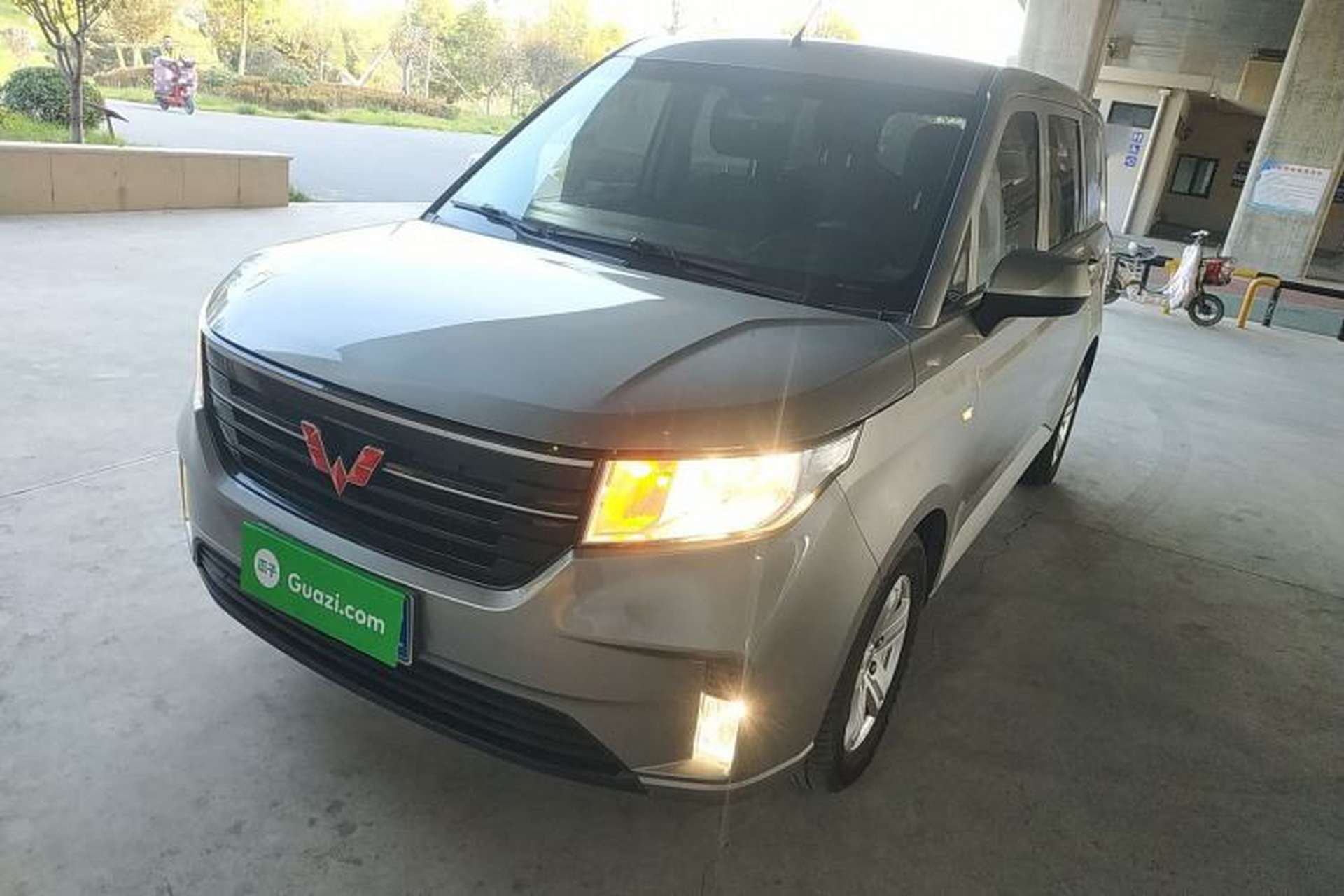 Used Wuling Hongguang PLUS 2019 1.5T Manual Comfort Version 7 Seats Front Left 45 Deg
