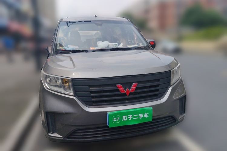 Used Wuling Hongguang PLUS 2019 1.5T Manual Standard Edition 5 Seats Front