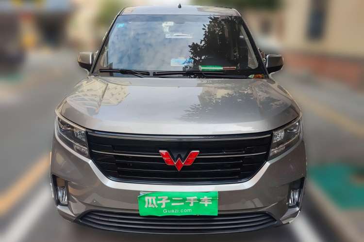 Used Wuling Hongguang PLUS 2019 1.5T Manual Luxury 7-Seater Front