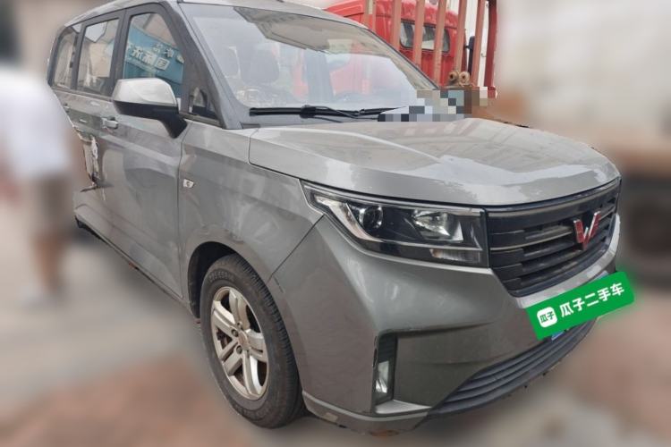 Used Wuling Hongguang PLUS 2019 1.5T Manual Luxury 7-Seater Front Right 45 Deg