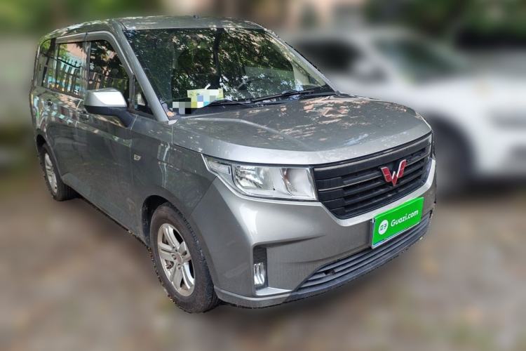 Used Wuling Hongguang PLUS 2019 1.5T Manual Comfort Version 7 Seats Front Right 45 Deg