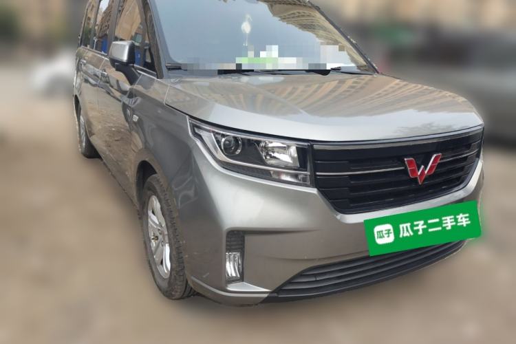 Used Wuling Hongguang PLUS 2019 1.5T Manual Luxury 7-Seater Front Right 45 Deg