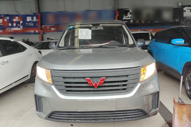 Used Wuling Hongguang PLUS 2019 1.5T Manual Standard Edition 5 Seats Front
