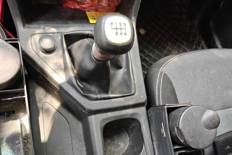 Used Wuling Hongguang PLUS 2019 1.5T Manual Comfort Version 7 Seats Gear Lever