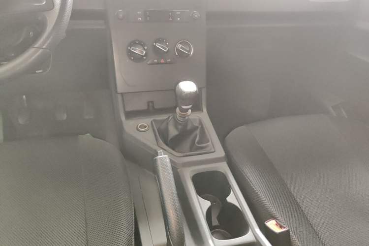 Used Wuling Hongguang PLUS 2019 1.5T Manual Standard Edition 5 Seats Gear Lever