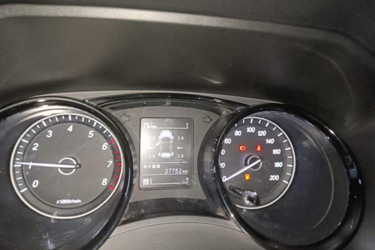 Used Wuling Hongguang PLUS 2019 1.5T Manual Luxury 7-Seater Instrument Cluster