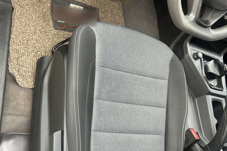 Used Wuling Hongguang PLUS 2019 1.5T Manual Standard Edition 5 Seats Interior 2