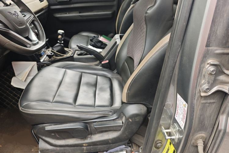 Used Wuling Hongguang PLUS 2019 1.5T Manual Luxury 7-Seater Left Front Seat
