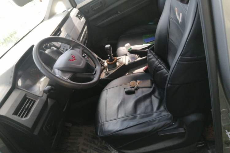 Used Wuling Hongguang PLUS 2019 1.5T Manual Standard Edition 5 Seats Left Front Seat