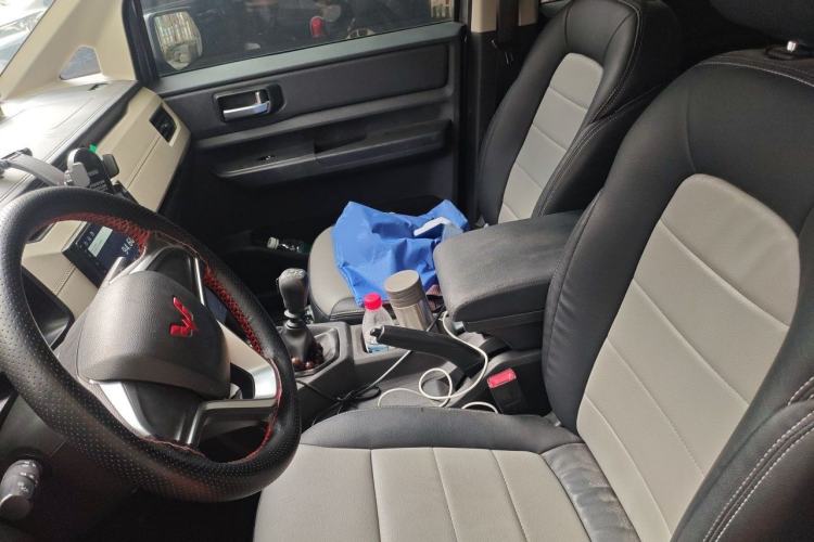 Used Wuling Hongguang PLUS 2019 1.5T Manual Comfort Version 7 Seats Left Front Seat