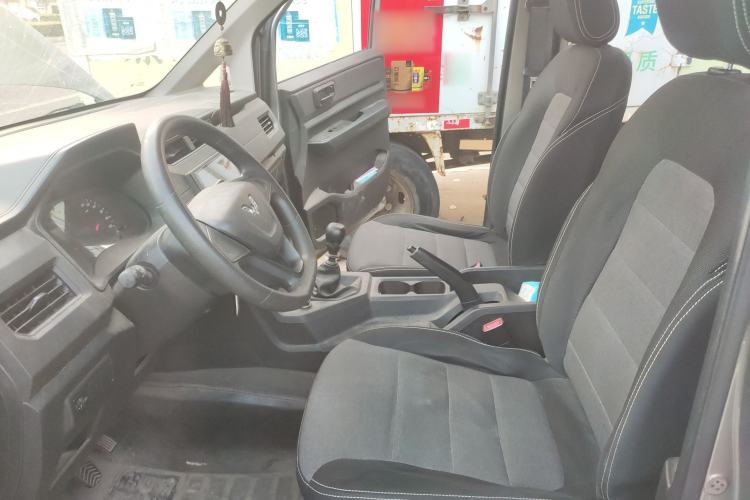 Used Wuling Hongguang PLUS 2019 1.5T Manual Standard Edition 5 Seats Left Front Seat