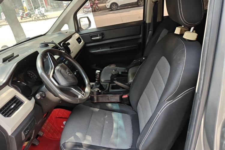 Used Wuling Hongguang PLUS 2019 1.5T Manual Comfort Version 7 Seats Left Front Seat