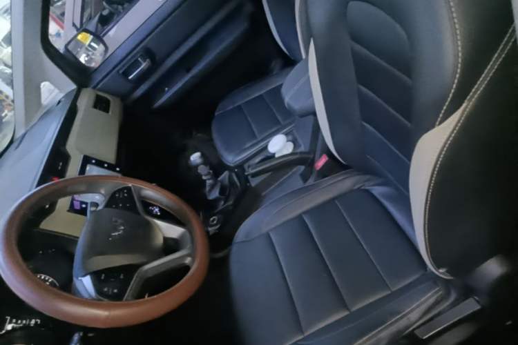 Used Wuling Hongguang PLUS 2019 1.5T Manual Luxury 7-Seater Left Front Seat