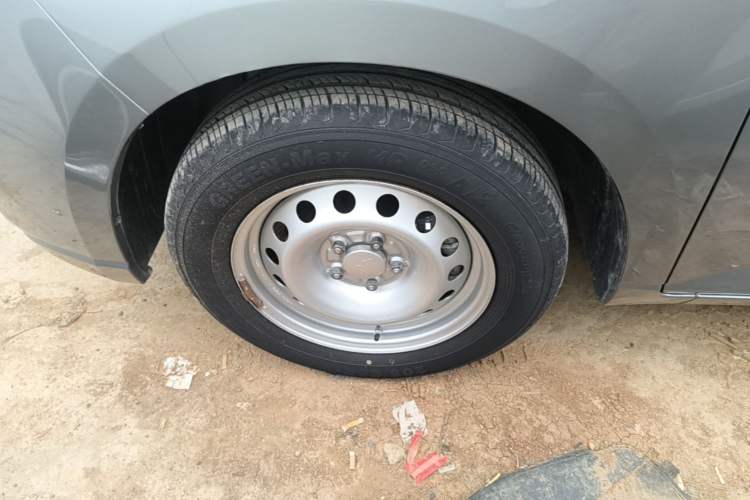 Used Wuling Hongguang PLUS 2019 1.5T Manual Standard Version 7 Seats Left Front Wheel Hub