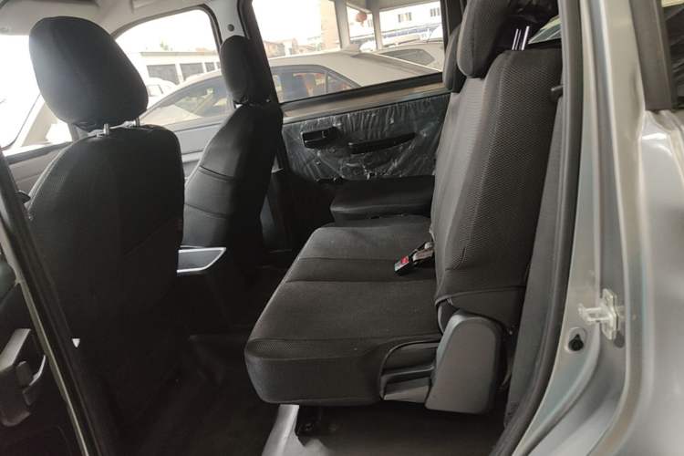 Used Wuling Hongguang PLUS 2019 1.5T Manual Standard Edition 5 Seats Left Rear Seat